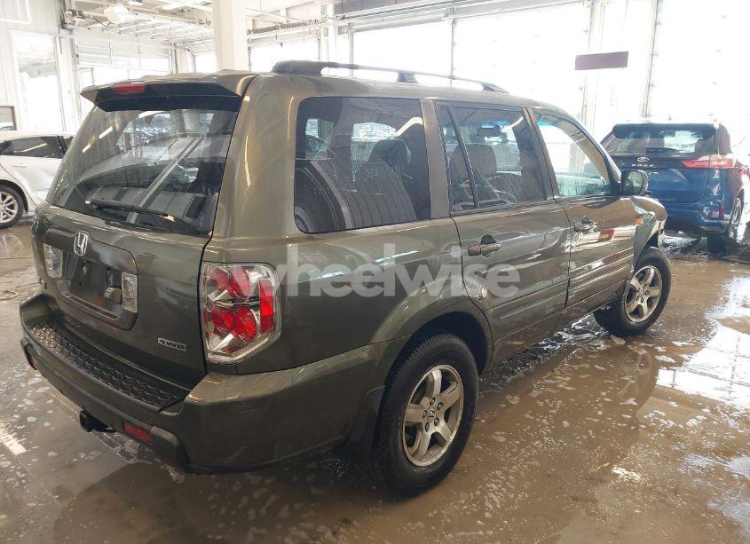 Photo 4 of 2006 Honda Pilot EX-L (VIN 5FNYF187X6B026463)