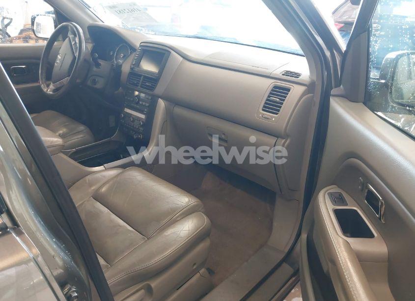 Photo 5 of 2006 Honda Pilot EX-L (VIN 5FNYF187X6B026463)