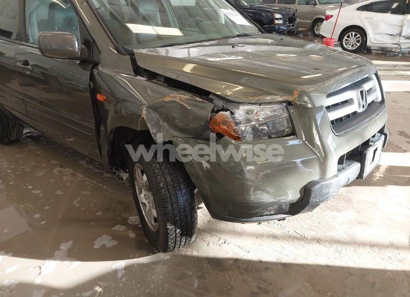 Photo 6 of 2006 Honda Pilot EX-L (VIN 5FNYF187X6B026463)