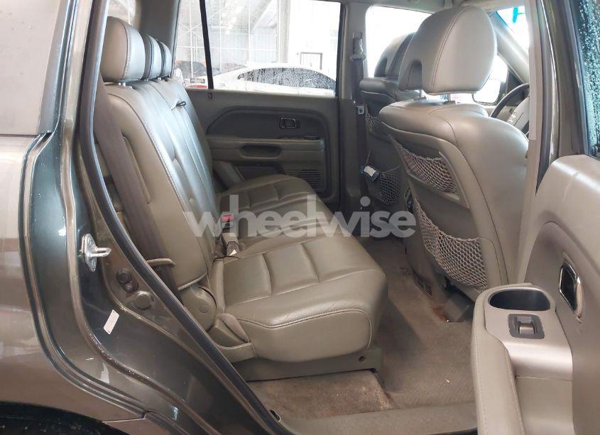 Photo 8 of 2006 Honda Pilot EX-L (VIN 5FNYF187X6B026463)