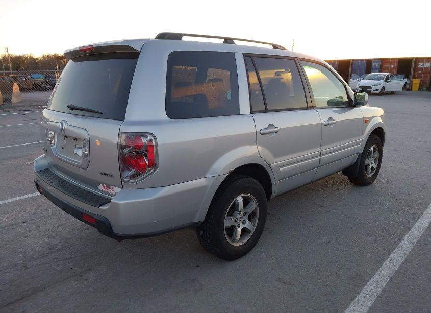 Photo 4 of 2006 Honda Pilot EX-L (VIN 5FNYF187X6B028598)