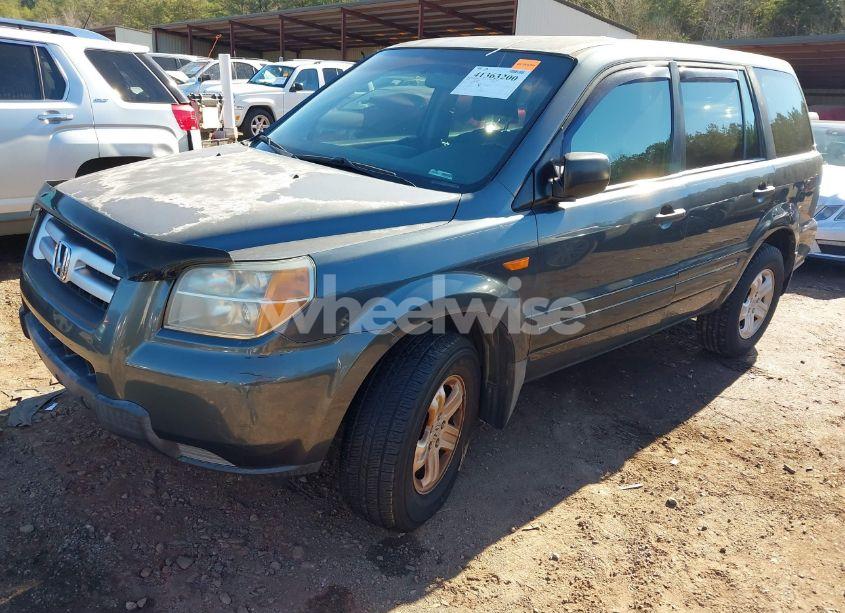 Photo 2 of 2006 Honda Pilot LX (VIN 5FNYF28106B036209)