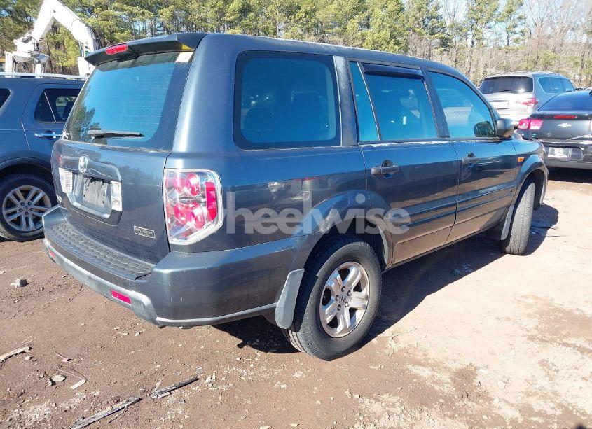 Photo 4 of 2006 Honda Pilot LX (VIN 5FNYF28106B036209)