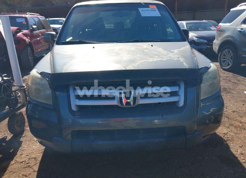 Photo 6 of 2006 Honda Pilot LX (VIN 5FNYF28106B036209)