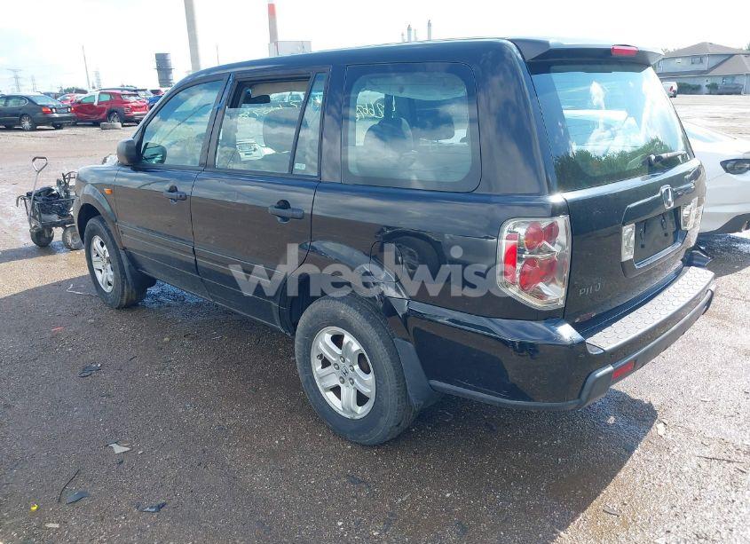 Photo 3 of 2007 Honda Pilot LX (VIN 5FNYF28107B021596)