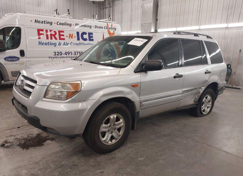Photo 2 of 2007 Honda Pilot LX (VIN 5FNYF28117B046684)