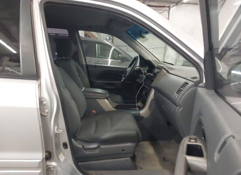Photo 5 of 2007 Honda Pilot LX (VIN 5FNYF28117B046684)