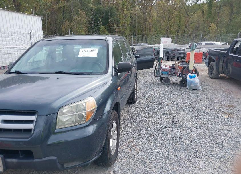 Photo 2 of 2006 Honda Pilot LX (VIN 5FNYF28126B002014)