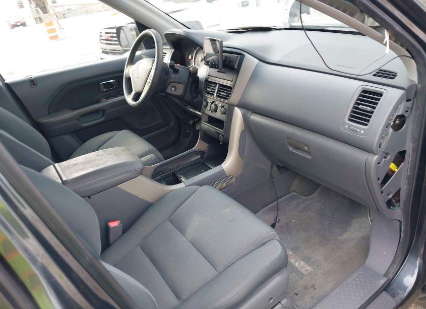 Photo 5 of 2006 Honda Pilot LX (VIN 5FNYF28126B002014)