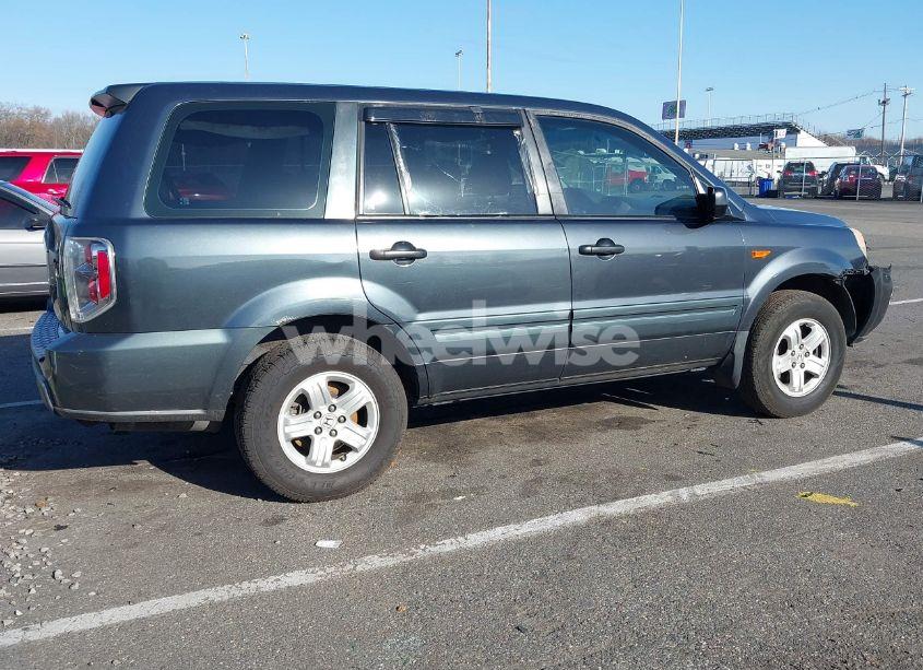 Photo 4 of 2006 Honda Pilot LX (VIN 5FNYF28126B011585)