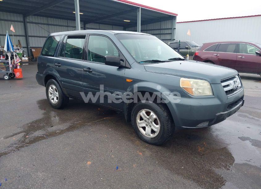2006 Honda Pilot LX (VIN 5FNYF28126B022585) main photo