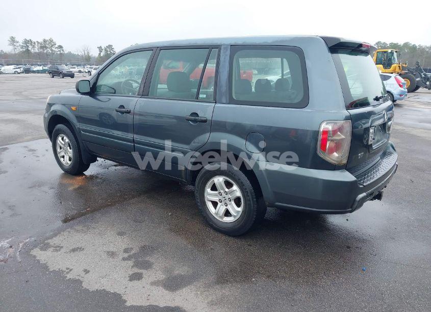 Photo 3 of 2006 Honda Pilot LX (VIN 5FNYF28126B022585)