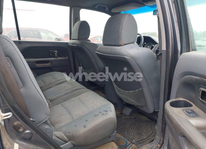 Photo 8 of 2006 Honda Pilot LX (VIN 5FNYF28126B022585)