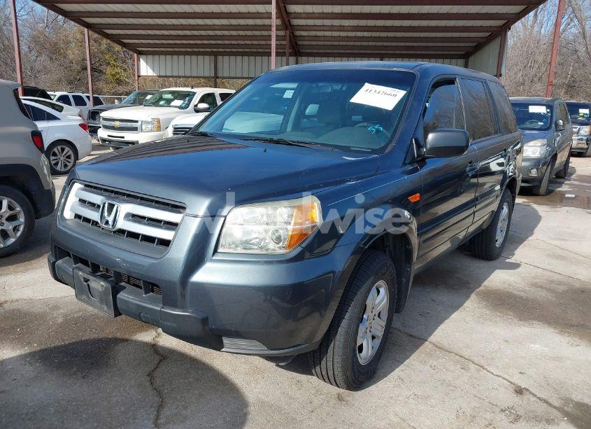 Photo 2 of 2006 Honda Pilot LX (VIN 5FNYF28126B041329)