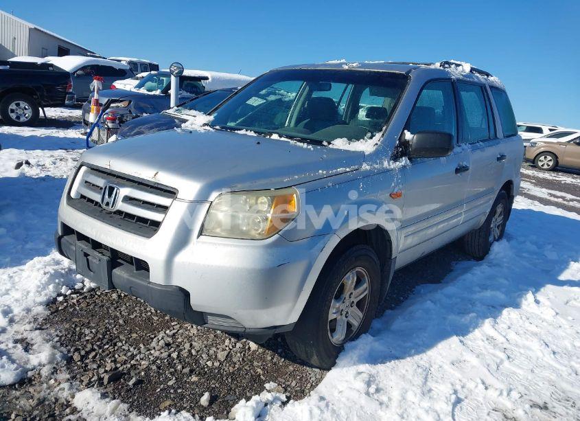Photo 2 of 2007 Honda Pilot LX (VIN 5FNYF28127B000314)