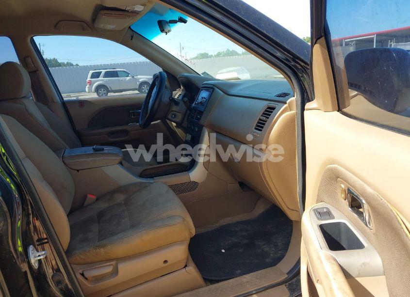 Photo 5 of 2006 Honda Pilot LX (VIN 5FNYF28136B003348)