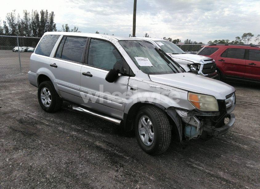 2007 Honda Pilot LX (VIN 5FNYF28137B003352) main photo