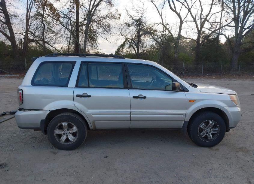 Photo 14 of 2007 Honda Pilot LX (VIN 5FNYF28167B045112)