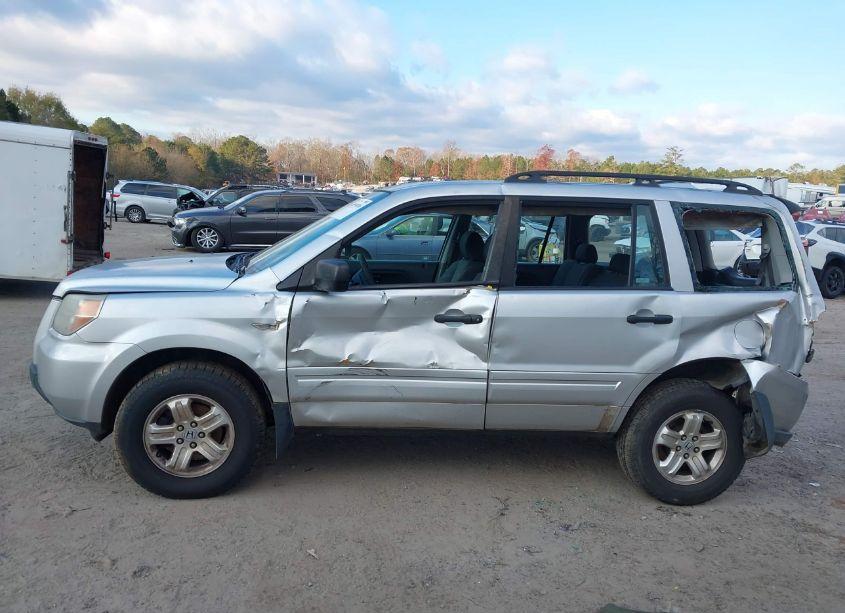 Photo 15 of 2007 Honda Pilot LX (VIN 5FNYF28167B045112)