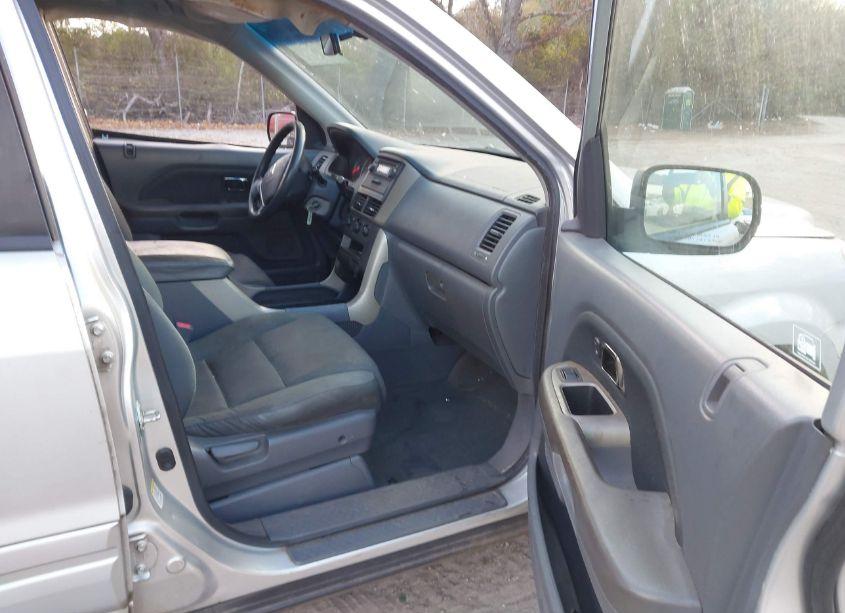 Photo 5 of 2007 Honda Pilot LX (VIN 5FNYF28167B045112)