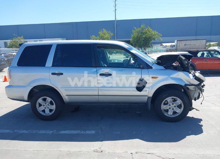 Photo 14 of 2007 Honda Pilot LX (VIN 5FNYF28177B018050)