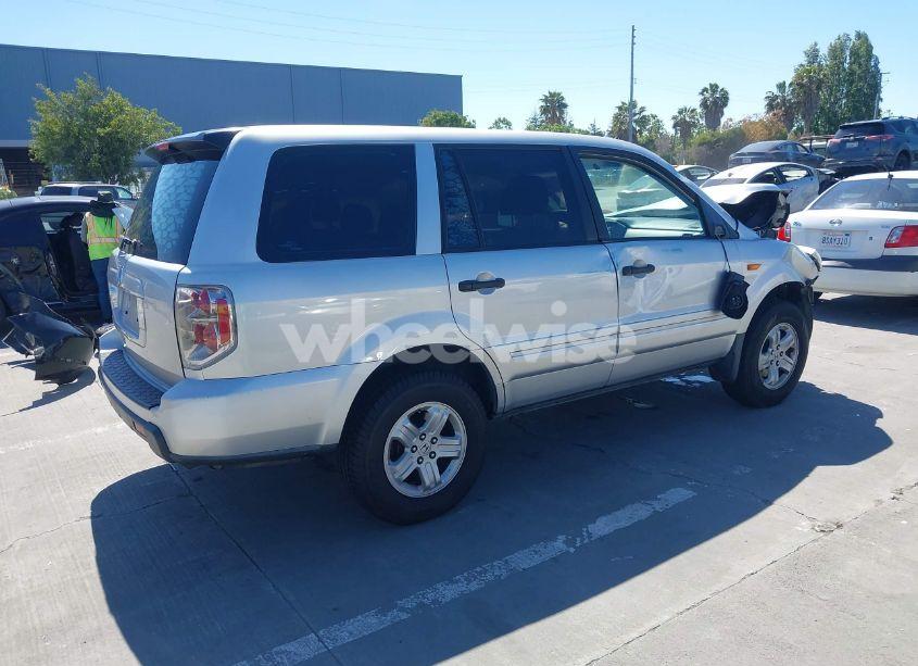 Photo 4 of 2007 Honda Pilot LX (VIN 5FNYF28177B018050)