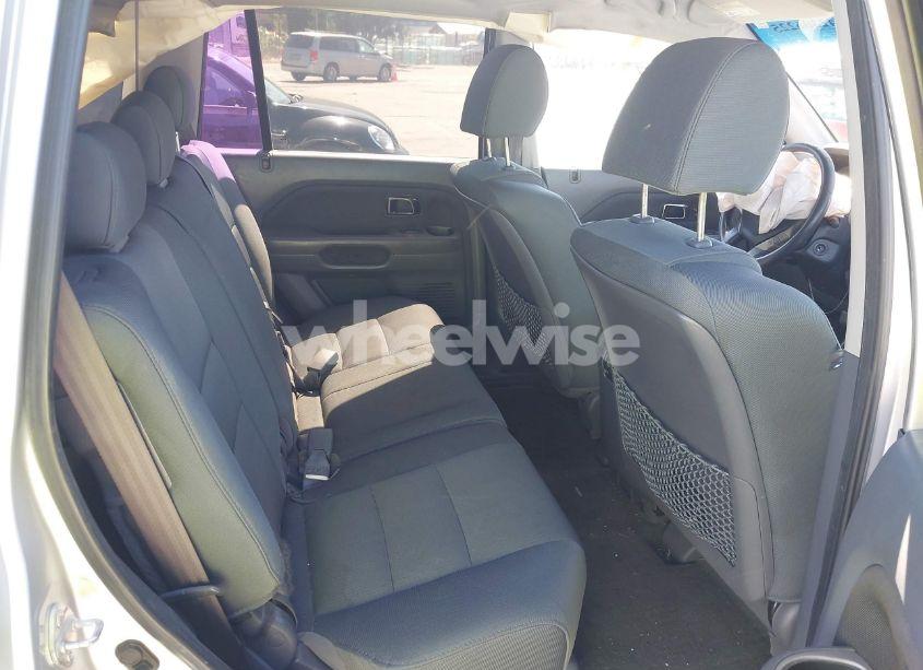 Photo 8 of 2007 Honda Pilot LX (VIN 5FNYF28177B018050)