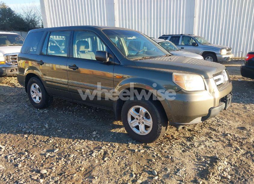 2006 Honda Pilot LX (VIN 5FNYF28186B048852) main photo