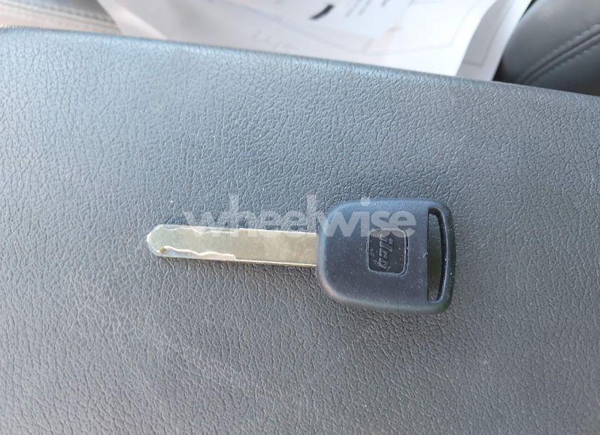 Photo 11 of 2006 Honda Pilot LX (VIN 5FNYF28186B048852)