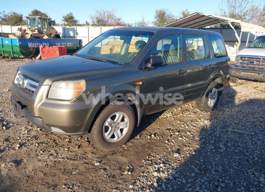 Photo 2 of 2006 Honda Pilot LX (VIN 5FNYF28186B048852)