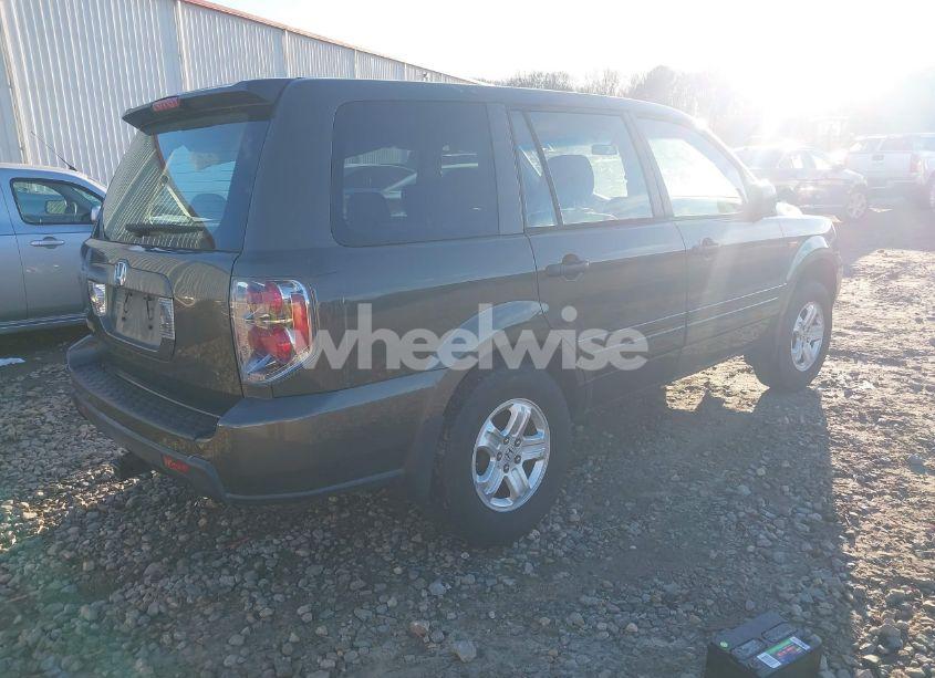 Photo 4 of 2006 Honda Pilot LX (VIN 5FNYF28186B048852)