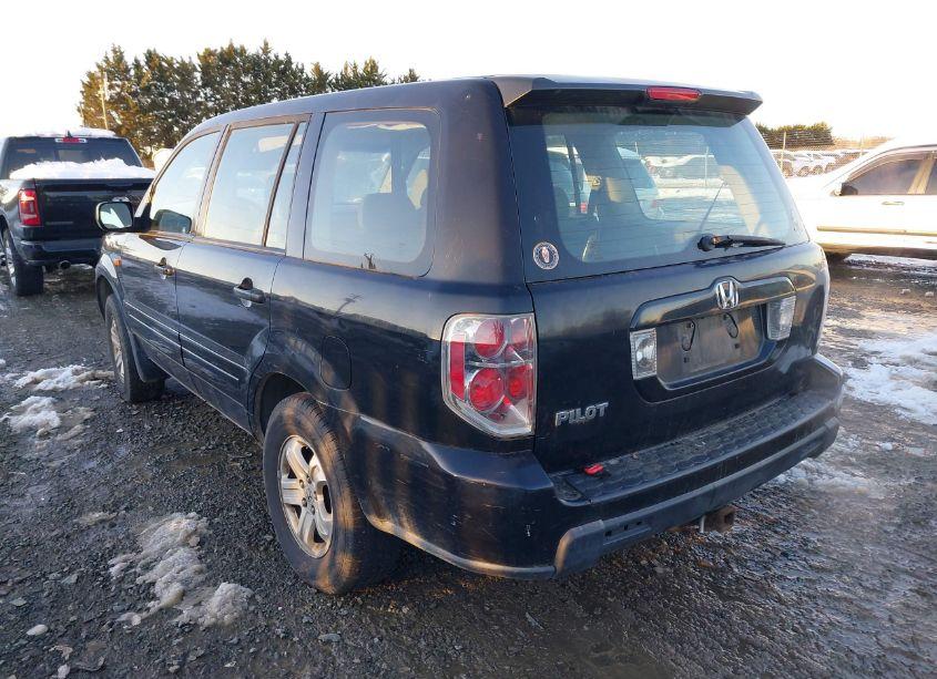 Photo 3 of 2006 Honda Pilot LX (VIN 5FNYF28196B016282)