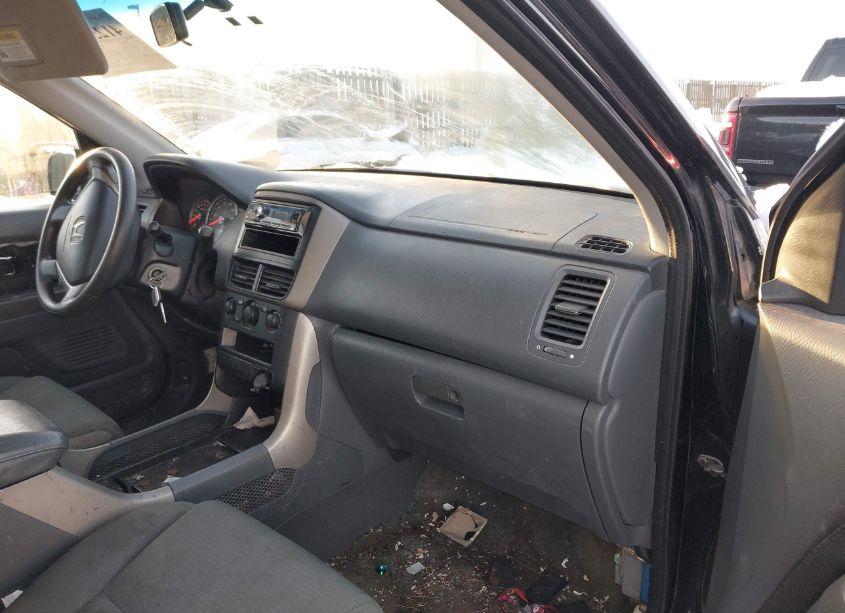 Photo 5 of 2006 Honda Pilot LX (VIN 5FNYF28196B016282)