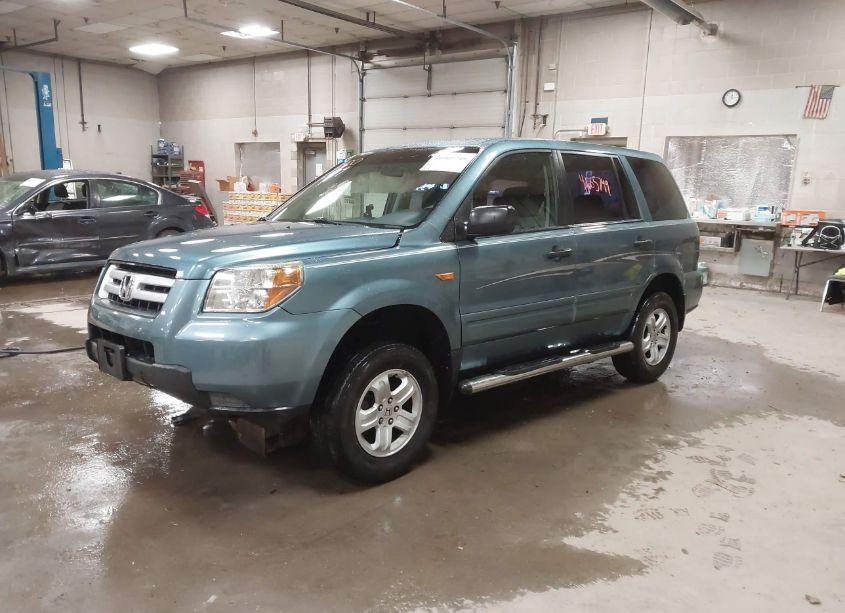Photo 2 of 2007 Honda Pilot LX (VIN 5FNYF28197B015134)