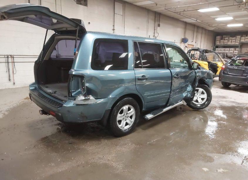 Photo 4 of 2007 Honda Pilot LX (VIN 5FNYF28197B015134)