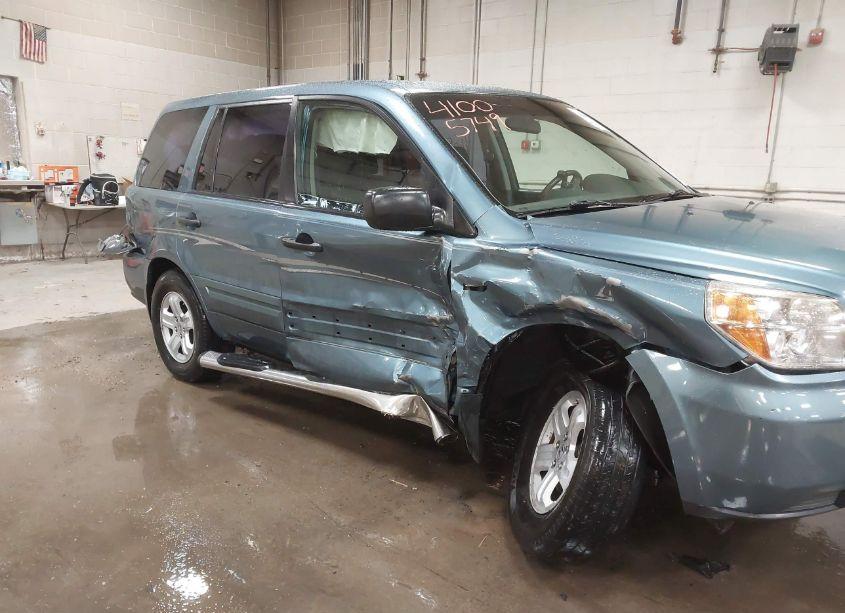 Photo 6 of 2007 Honda Pilot LX (VIN 5FNYF28197B015134)