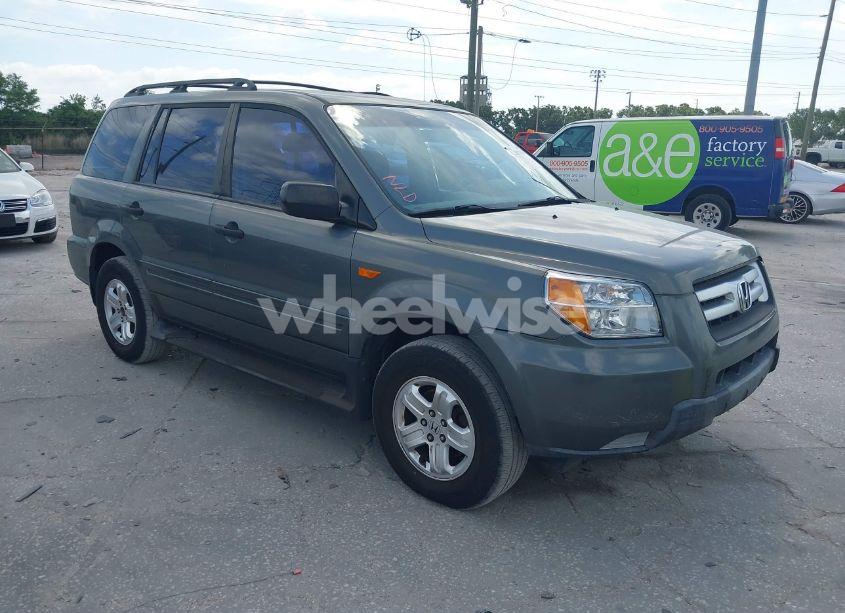 2007 Honda Pilot LX (VIN 5FNYF28197B043497) main photo