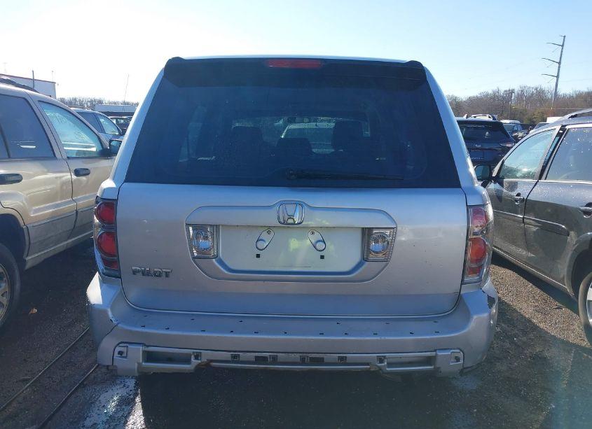 Photo 16 of 2007 Honda Pilot LX (VIN 5FNYF281X7B027292)