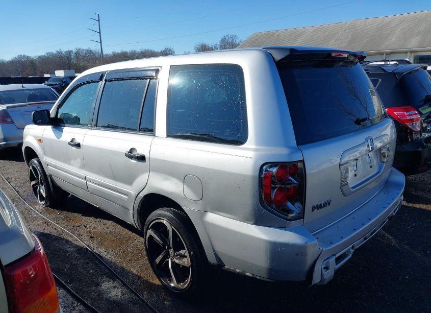 Photo 3 of 2007 Honda Pilot LX (VIN 5FNYF281X7B027292)