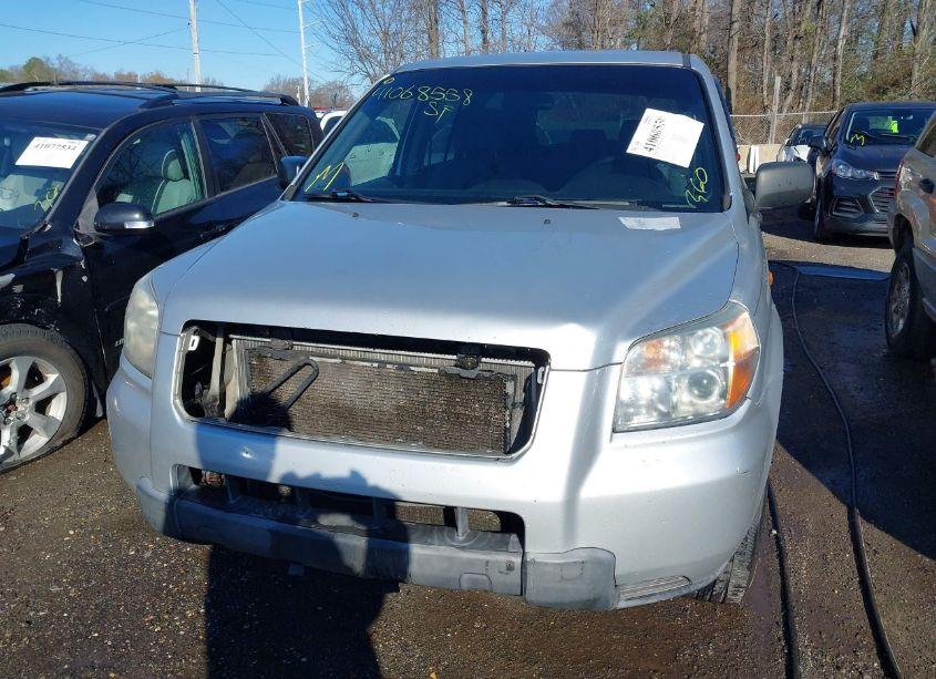 Photo 6 of 2007 Honda Pilot LX (VIN 5FNYF281X7B027292)