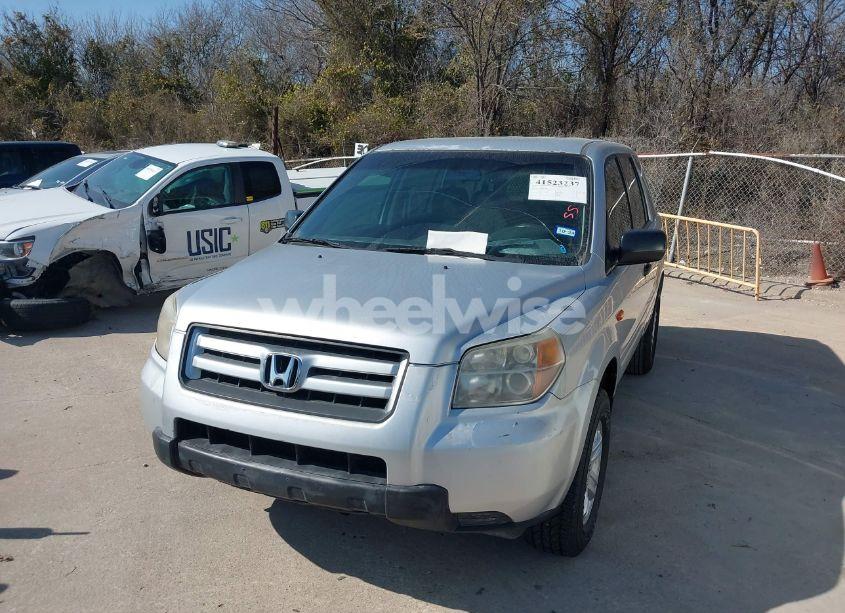 Photo 6 of 2007 Honda Pilot LX (VIN 5FNYF281X7B031164)