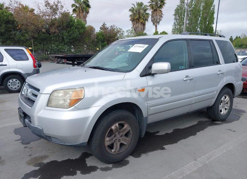 Photo 2 of 2008 Honda Pilot VP (VIN 5FNYF282X8B025262)