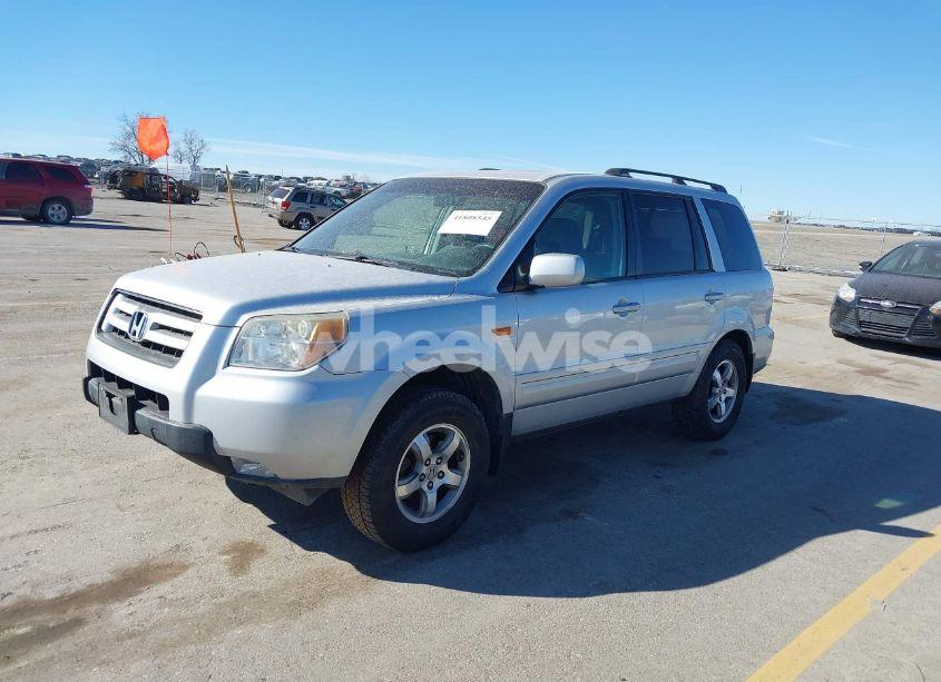 Photo 2 of 2008 Honda Pilot SE (VIN 5FNYF28398B002015)