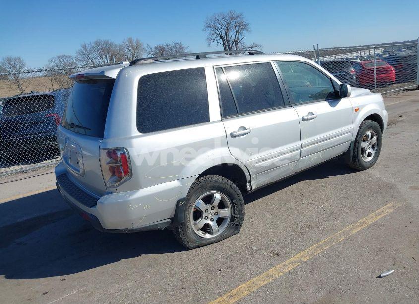 Photo 4 of 2008 Honda Pilot SE (VIN 5FNYF28398B002015)