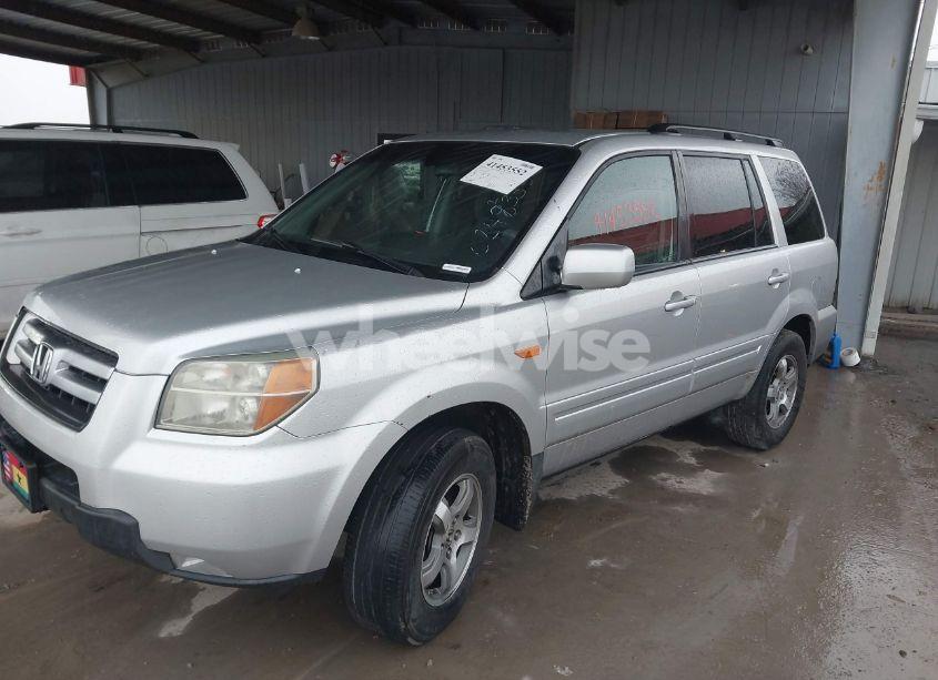 Photo 2 of 2006 Honda Pilot EX (VIN 5FNYF28406B024233)