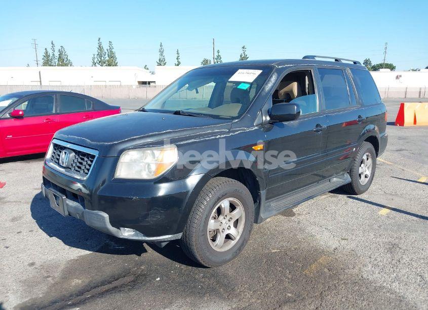 Photo 2 of 2008 Honda Pilot EX (VIN 5FNYF28418B001112)