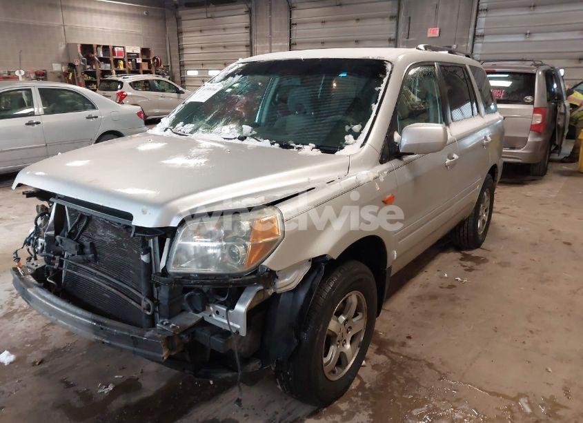 Photo 2 of 2006 Honda Pilot EX (VIN 5FNYF28476B020034)