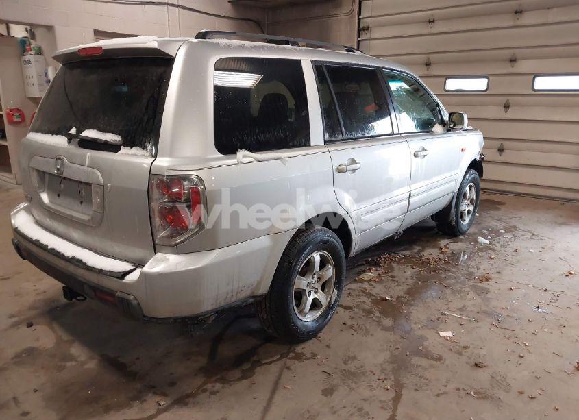 Photo 4 of 2006 Honda Pilot EX (VIN 5FNYF28476B020034)