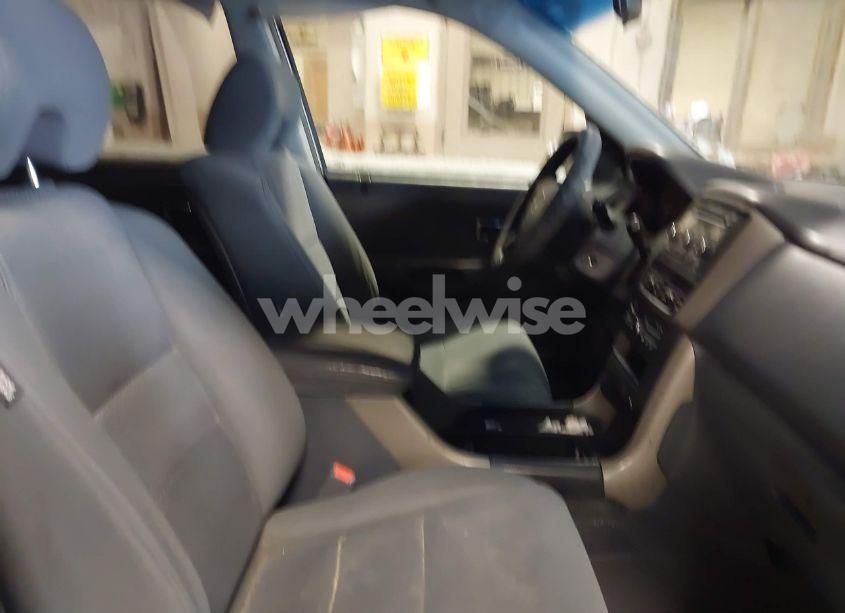 Photo 5 of 2006 Honda Pilot EX (VIN 5FNYF28476B020034)