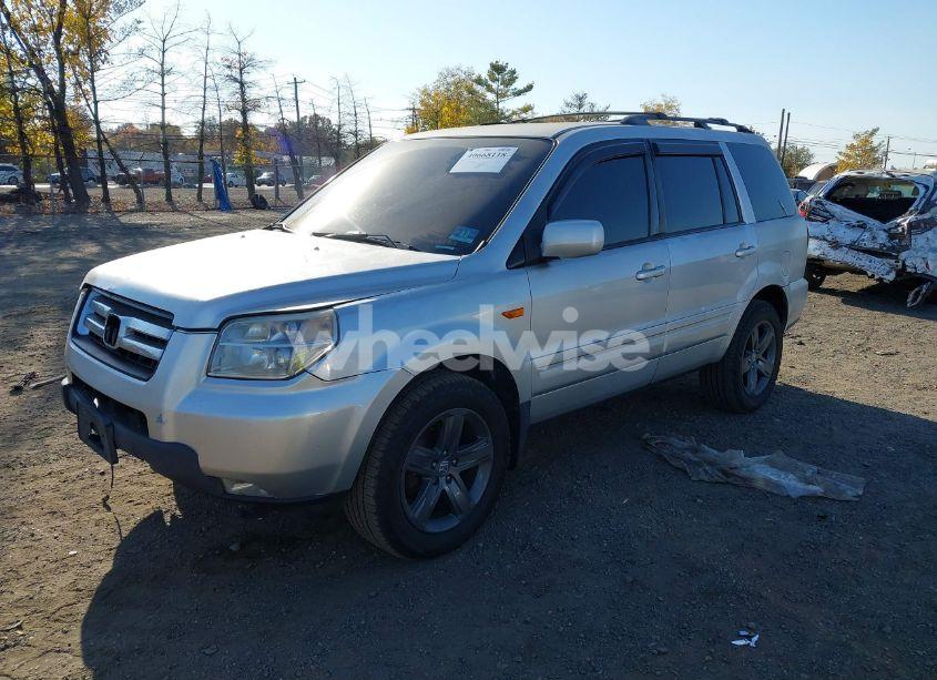 Photo 2 of 2006 Honda Pilot EX (VIN 5FNYF28486B047565)